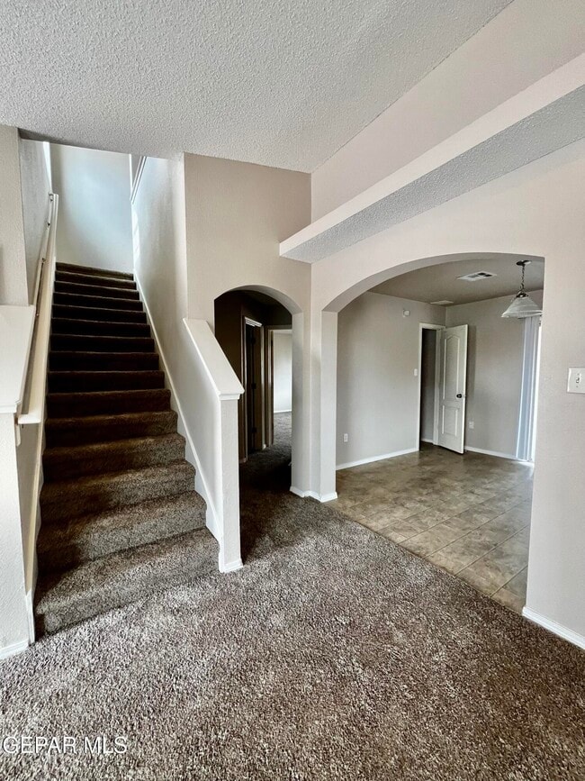 Building Photo - 14160 Lasso Rock Dr