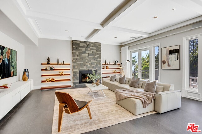 Building Photo - 386 Torrey Pines Dr