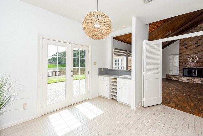 Building Photo - 1231 Creekford Cir