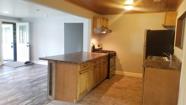 Building Photo - 4582 Maiden Ln