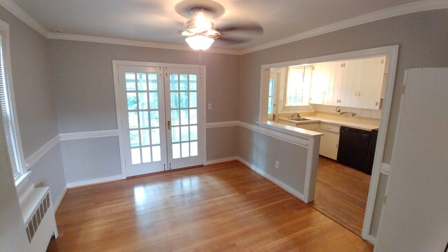 Building Photo - 3 BR / 2 BA Outdoor lovers dream! Near For...