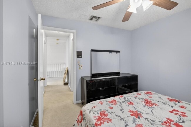 Building Photo - 9481 Oak Grove Cir