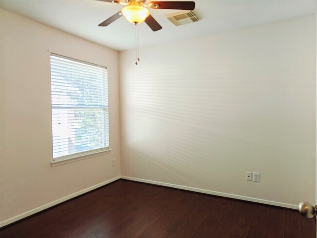 Building Photo - 26418 Creston Woods Dr