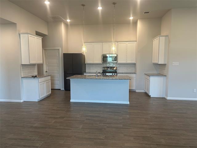 Building Photo - 10013 Whitebark St