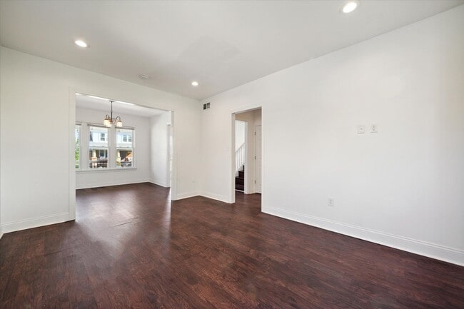 Building Photo - $1,675 - Spacious 3 Bedroom in North End
