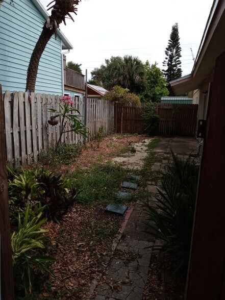 Building Photo - 8034 Orange Ave