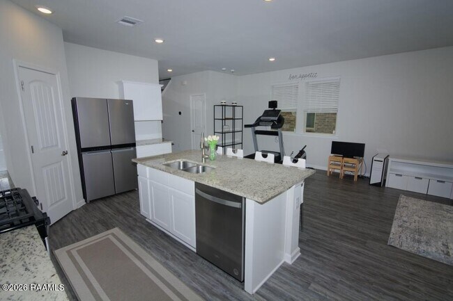 Building Photo - 6720 Tiger Pointe Dr.