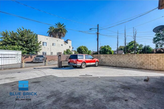 Building Photo - 8316 San Pedro St