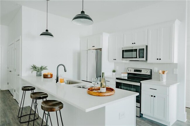 Building Photo - 117 Mayson Ave NE