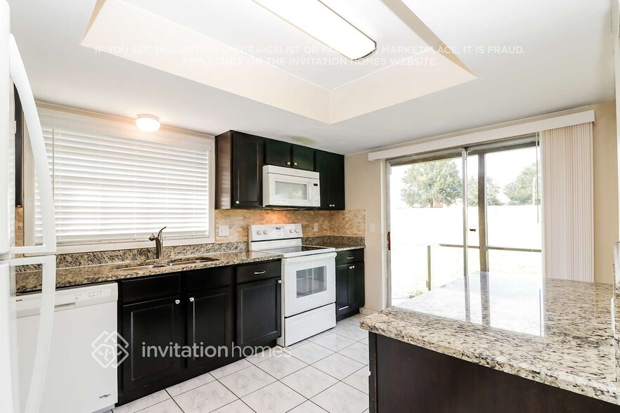 Building Photo - 1172 La Mesa Ave