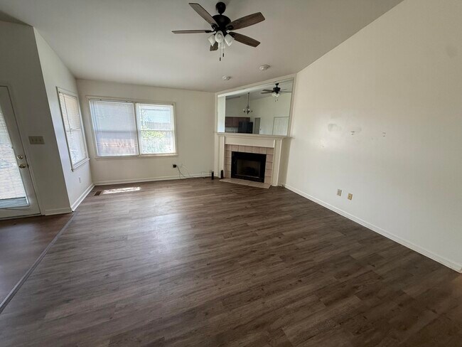 Building Photo - 390 Retrac Rd