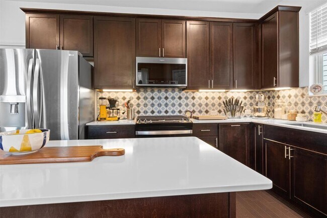 Building Photo - 6809 Ellsworth Walk