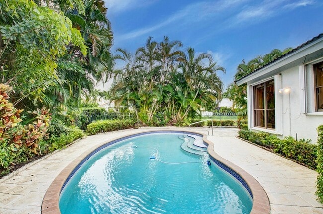 Building Photo - 2106 NW 60th Cir