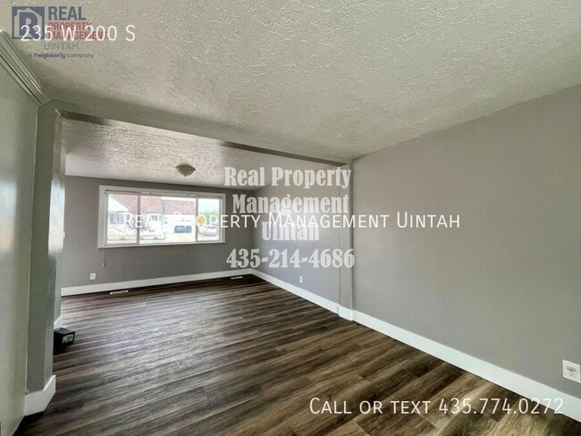 Building Photo - 235 W 200 S