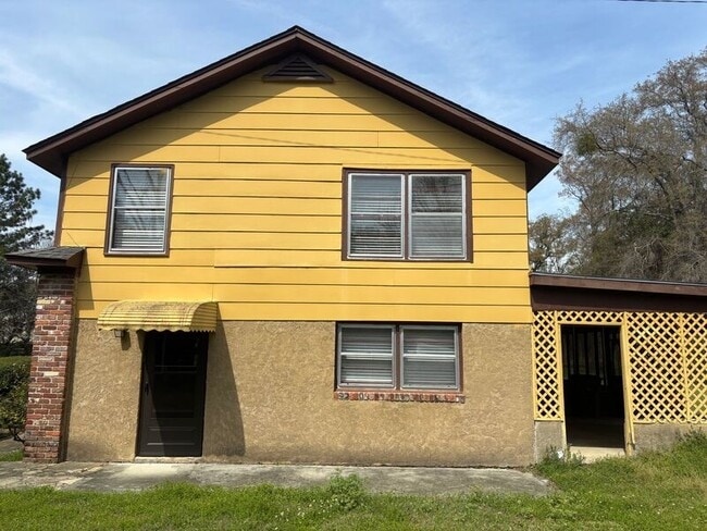 Building Photo - 720 Riverland Dr