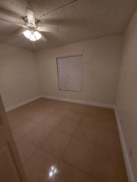 Building Photo - 201 Foxtail Dr