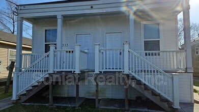 Building Photo - 2513 Mazant St