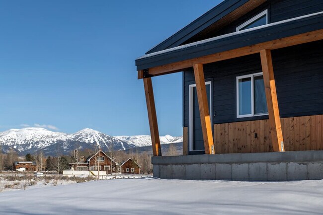 Building Photo - 363 Palisade Trail