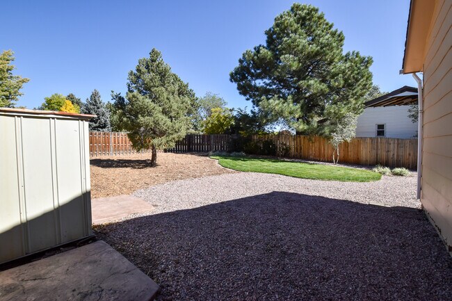 Building Photo - 4925 Hackamore Dr N
