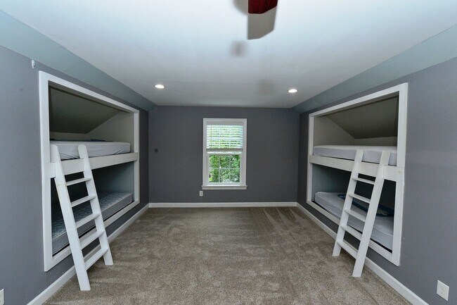 Building Photo - Just a few miles from NOB Navy Base and Ba...