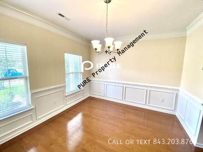 Building Photo - 224 Donatella Dr