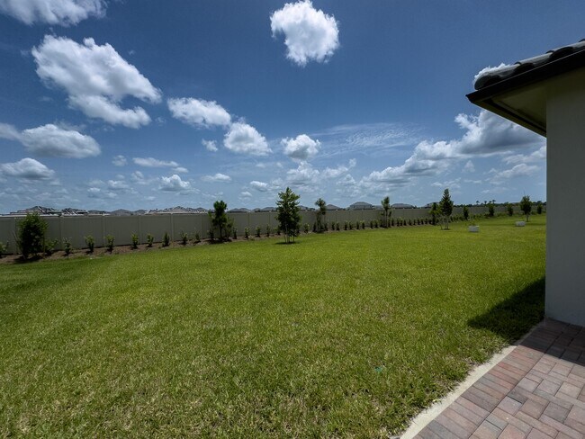 Building Photo - 5286 Nevola Ave