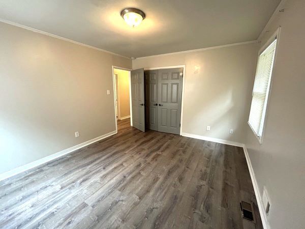 Building Photo - Oak Ridge 3bd/1ba Ranch