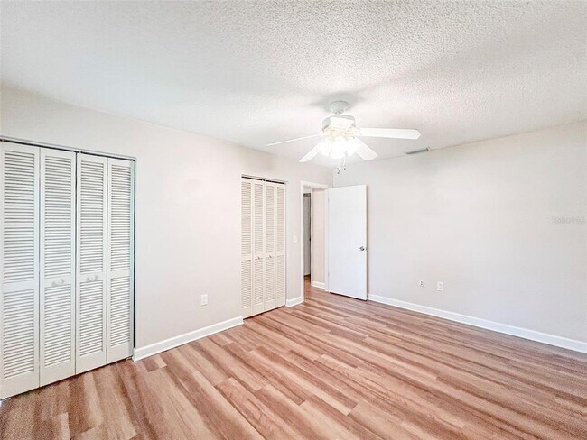 Building Photo - 2926 Forestgreen Dr S