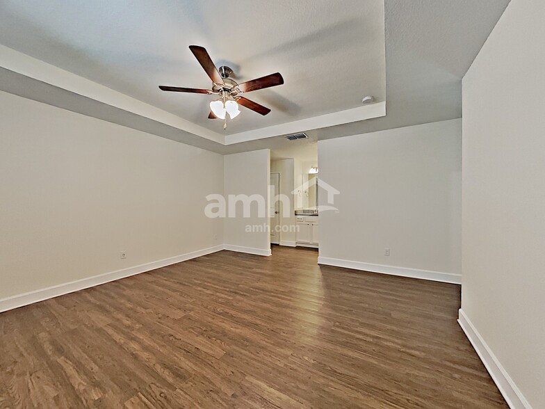 Building Photo - 10309 Watercrest Ct