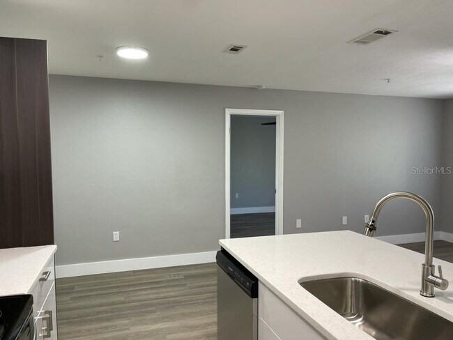 Building Photo - 623 Dory Ln