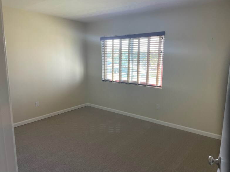 Building Photo - 1806 Eastwood Ln