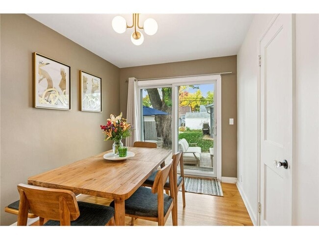 Building Photo - 3040 Hampshire Ave S