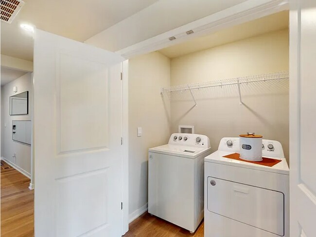 Building Photo - 3393 Dreusicke Dr