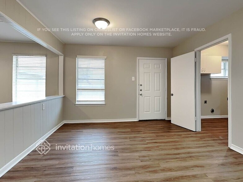 Building Photo - 1605 Comanche Trail