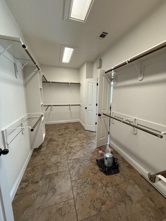 Building Photo - 6645 Jasper Cir