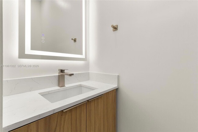 Building Photo - 1261 NE 98th St