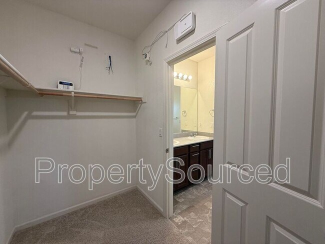 Building Photo - 437 Pendragon St