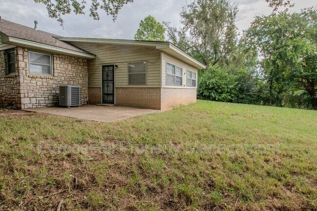 Building Photo - 616 E Bouse Dr
