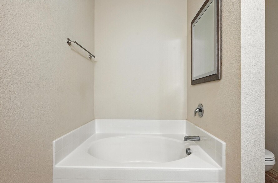 Building Photo - 10525 Wild Meadow Way