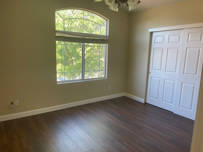 Building Photo - 4009 Shaker Run Cir