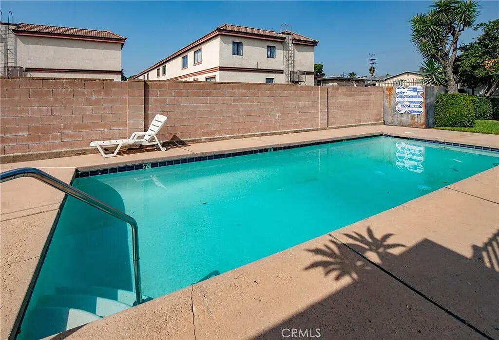 Building Photo - 8839 Cedros Ave