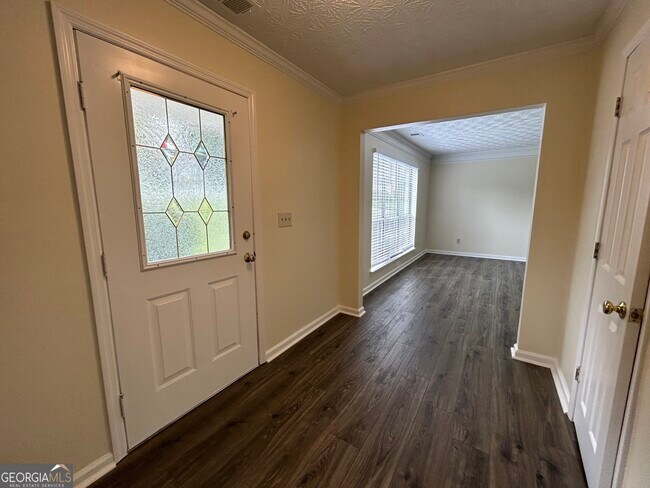 Building Photo - 4800 Streamside Dr