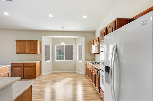 Building Photo - 4 Bed, Single Story Home, In Southwest Gat...