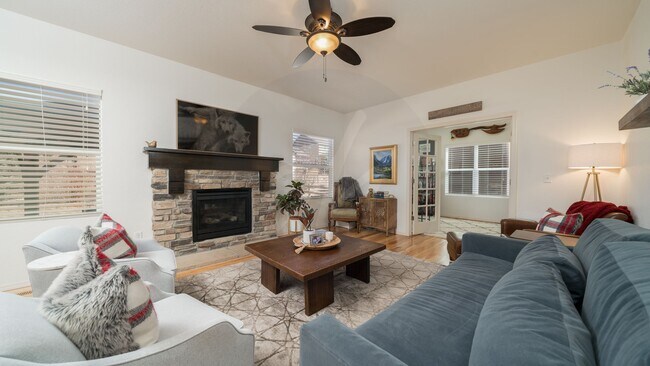 Building Photo - Immaculate 5 Bedroom Home in Wolf Ranch