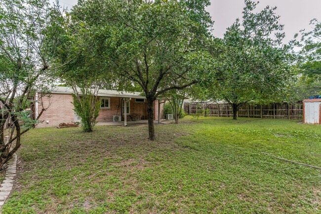Building Photo - RENOVATED 2-BEDROOM HOME IN EAST TERRELL HILLS