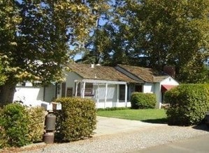 Building Photo - 655 E Fountain Way