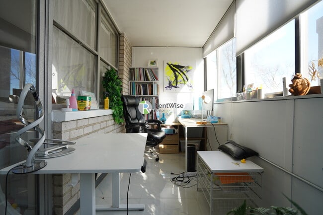 Building Photo - 6 Whittier Pl