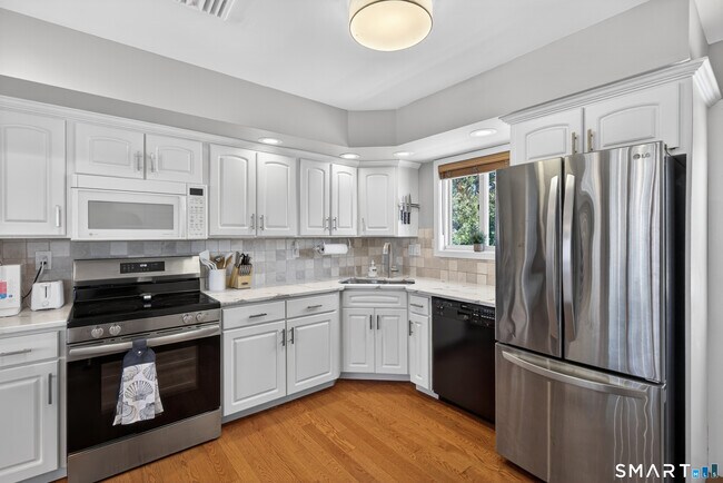 Building Photo - 146 Chittenden Field Ln