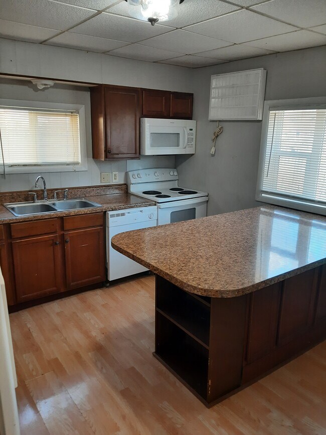 Kitchen - 1510 S 6th St