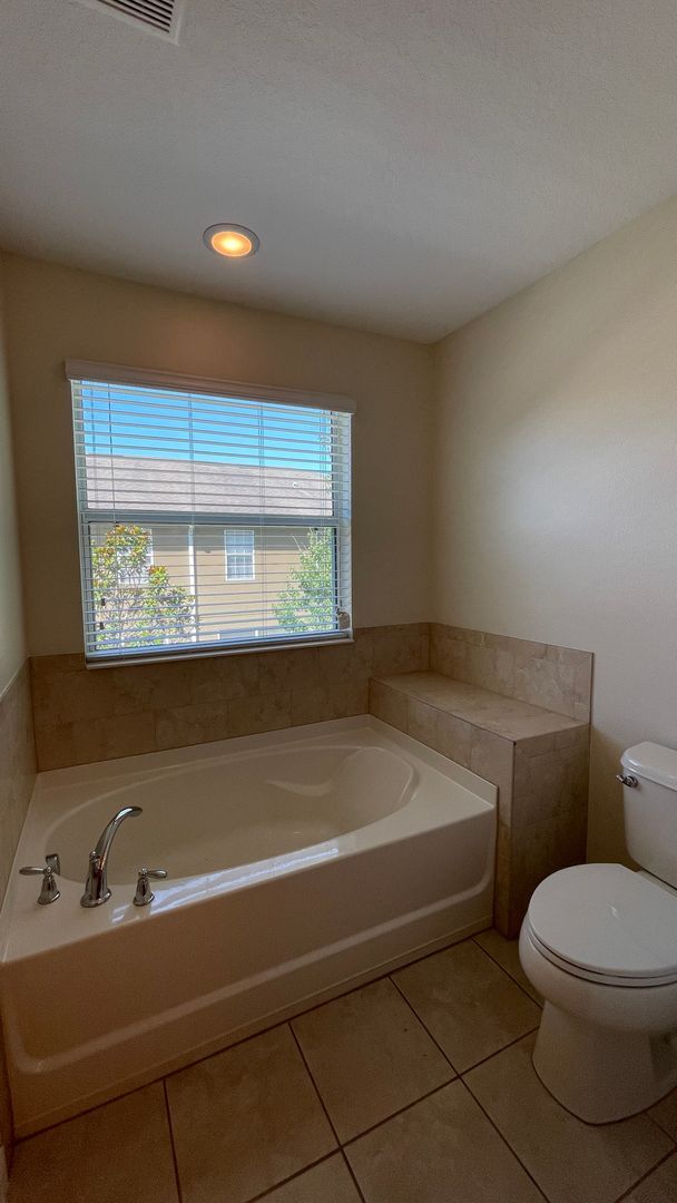 Building Photo - 9484 Strongbark Ln